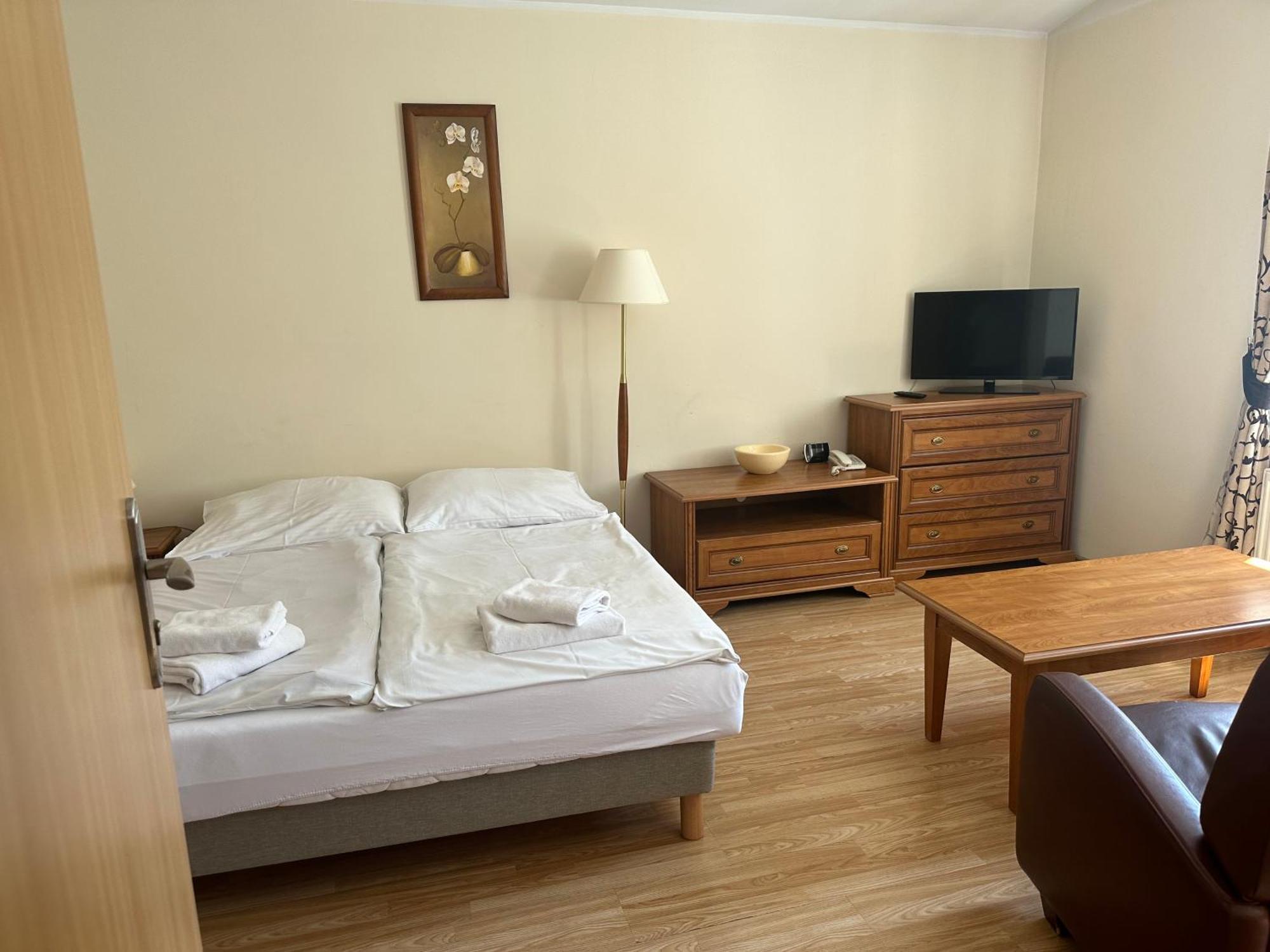 Hotel Polonia Kudowa-Zdrój Esterno foto